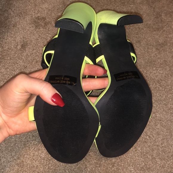 NWOT Bright Yellow Heels - Picture 5 of 5